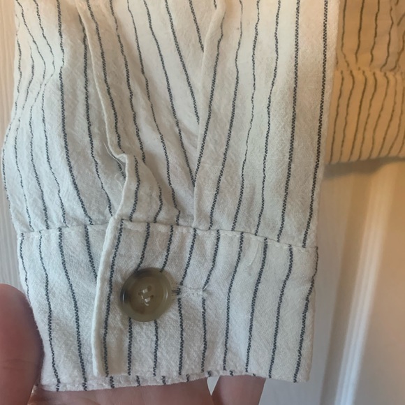 Carly Jean white button jacket - Picture 4 of 6